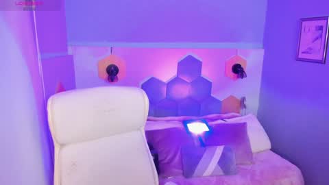 hanna  online show from December 12, 2024, 10:34 am