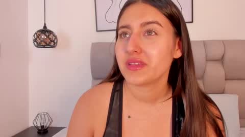 hanna__evans_ online show from October 22, 2025, 12:49 pm