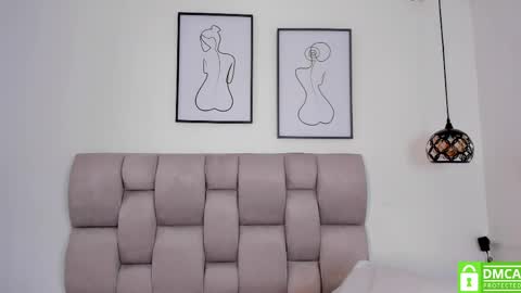 hanna__evans_ online show from April 28, 2026, 12:10 pm
