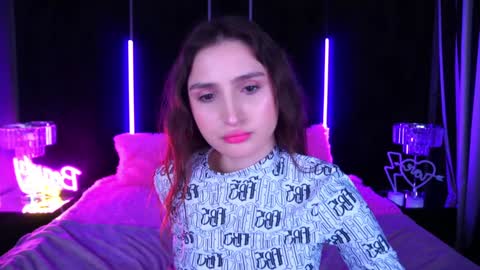 hanna__klein online show from February 1, 2025, 6:54 am