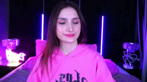 hanna__klein online show from February 4, 2025, 9:49 am