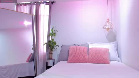 Snapshot of hanna_cupper chatting on March 4, 2025, 1:06 pm Hanna online show from March 4, 2025, 1:06 pm