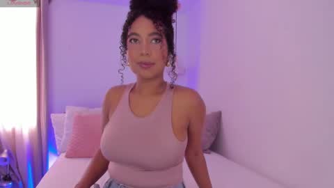 Snapshot of hanna_cupper chatting on September 12, 2025, 1:44 pm Hanna online show from September 12, 2025, 1:44 pm