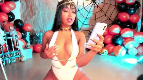 Snapshot of hanna_fost chatting on October 31, 2025, 2:07 pm  im Hanna online show from October 31, 2025, 2:07 pm