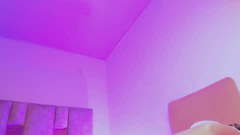 H A N A FOXX online show from April 25, 2026, 2:03 pm