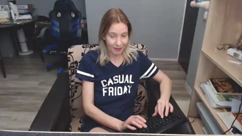 hanna_ha online show from February 14, 2025, 7:44 pm