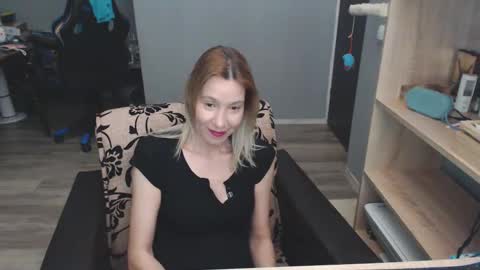 hanna_ha online show from March 5, 2025, 8:00 pm