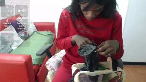 hanna_lamber online show from May 7, 2026, 11:04 am