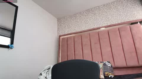 Snapshot of hanna_lee__ chatting on April 7, 2026, 8:31 pm H A N N A online show from April 7, 2026, 8:31 pm