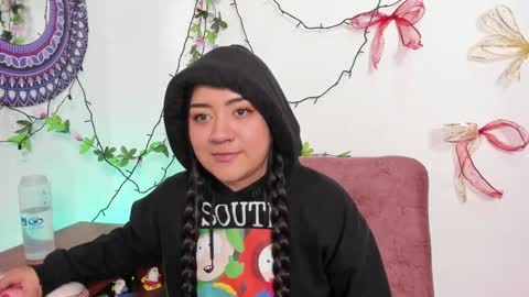 Camila online show from December 2, 2024, 6:32 pm