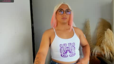 Snapshot of hanna_sofi4 chatting on March 2, 2025, 3:59 pm Hanna Capicorn online show from March 2, 2025, 3:59 pm