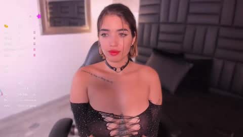 Snapshot of hanna_vasquez chatting on February 4, 2025, 8:28 pm Hanna  online show from February 4, 2025, 8:28 pm