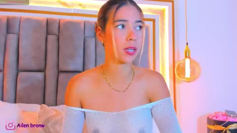 Eliana online show from October 28, 2025, 9:50 pm