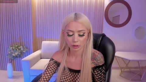  Hanna Connor  online show from March 5, 2025, 8:00 pm