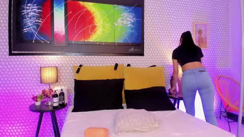 Hanna online show from November 16, 2025, 3:23 am