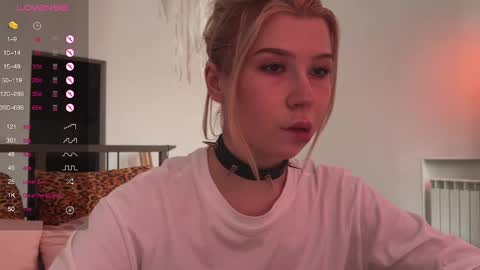 Snapshot of hannah_allin chatting on January 22, 2025, 1:00 pm Hannah Allin online show from January 22, 2025, 1:00 pm