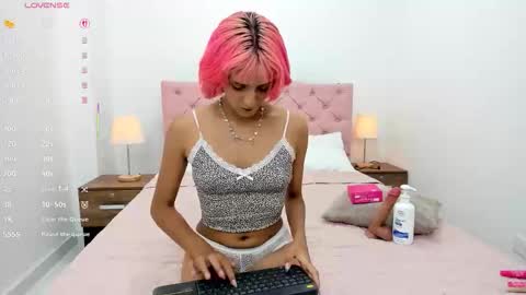 Snapshot of hannah_bernard chatting on March 8, 2026, 7:39 pm Hannah online show from March 8, 2026, 7:39 pm