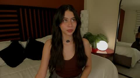 Snapshot of hannah_brady chatting on April 21, 2026, 10:34 pm Hannah online show from April 21, 2026, 10:34 pm