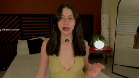 Snapshot of hannah_brady chatting on May 6, 2026, 10:15 pm Hannah online show from May 6, 2026, 10:15 pm