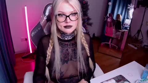 Hannah online show from January 17, 2025, 3:45 am