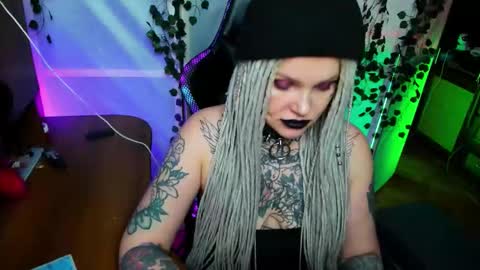 Hannah online show from November 19, 2025, 12:54 am