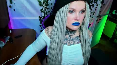 Hannah online show from November 21, 2025, 11:36 pm