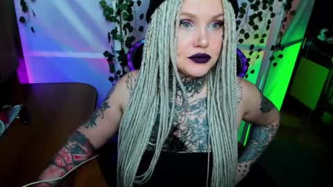 Hannah online show from November 23, 2025, 10:31 pm