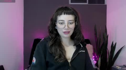 HannahHexx online show from April 25, 2026, 5:43 am