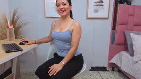 Snapshot of hannah_martinez_ chatting on March 6, 2026, 8:27 pm Maira online show from March 6, 2026, 8:27 pm