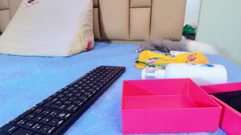 Snapshot of hannah_teehn chatting on November 4, 2025, 7:02 pm hannah_teehn online show from November 4, 2025, 7:02 pm