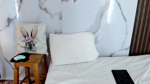 Snapshot of hannahill69 chatting on December 24, 2024, 4:44 am Hannahill69 online show from December 24, 2024, 4:44 am