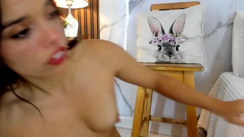 Snapshot of hannahill69 chatting on January 6, 2025, 10:13 am Hannahill69 online show from January 6, 2025, 10:13 am