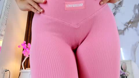 Snapshot of hannahill69 chatting on January 14, 2025, 7:17 am Hannahill69 online show from January 14, 2025, 7:17 am