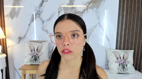 Snapshot of hannahill69 chatting on January 21, 2025, 4:43 am Hannahill69 online show from January 21, 2025, 4:43 am