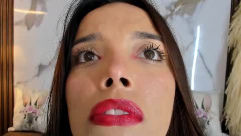 Snapshot of hannahill69 chatting on February 24, 2025, 5:00 am Hannahill69 online show from February 24, 2025, 5:00 am