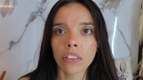 Snapshot of hannahill69 chatting on March 5, 2025, 10:22 am Hannahill69 online show from March 5, 2025, 10:22 am