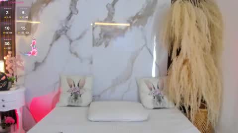 Snapshot of hannahill69 chatting on October 15, 2025, 4:45 am Hannahill69 online show from October 15, 2025, 4:45 am