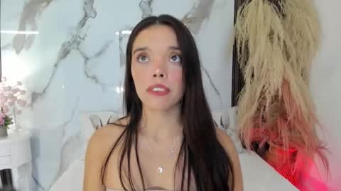 Hannahill69 online show from November 12, 2025, 4:57 am