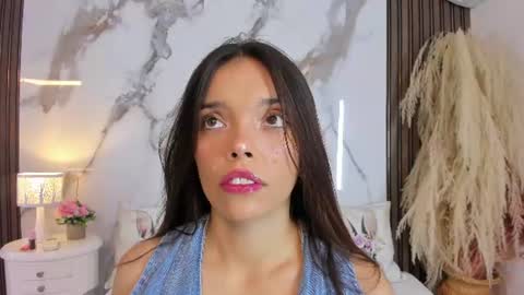 Snapshot of hannahill69 chatting on July 17, 2026, 4:52 am Hannahill69 online show from July 17, 2026, 4:52 am