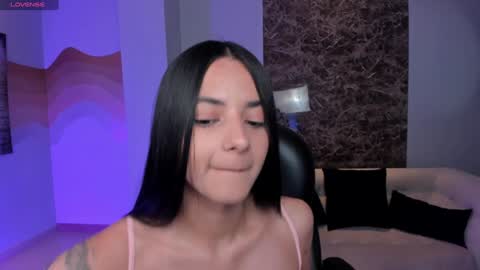 Snapshot of hannahjamesx chatting on February 6, 2025, 9:49 pm HANNAH J online show from February 6, 2025, 9:49 pm