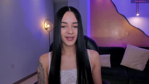 Snapshot of hannahjamesx chatting on February 20, 2025, 7:08 pm HANNAH J online show from February 20, 2025, 7:08 pm