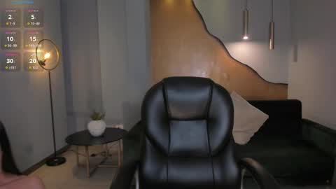 Snapshot of hannahjamesx chatting on February 23, 2025, 7:49 pm HANNAH J online show from February 23, 2025, 7:49 pm