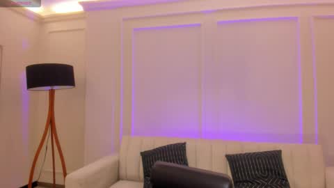 HANNAH J online show from November 9, 2025, 5:00 pm