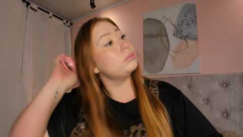 hannamartinn_ online show from April 24, 2026, 3:36 pm