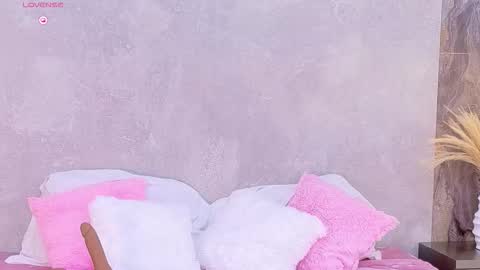 hannaprada1 online show from January 5, 2026, 5:38 pm