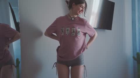 Snapshot of hannasthesia chatting on June 19, 2026, 3:55 am Hanna online show from June 19, 2026, 3:55 am