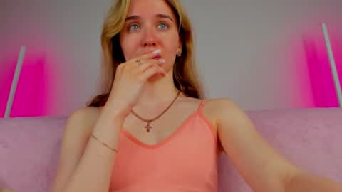 Snapshot of hannavanilla chatting on June 21, 2026, 1:19 am Hannavanilla online show from June 21, 2026, 1:19 am