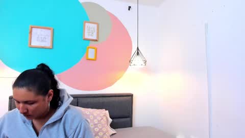 hannayaxeel online show from February 23, 2025, 1:35 am