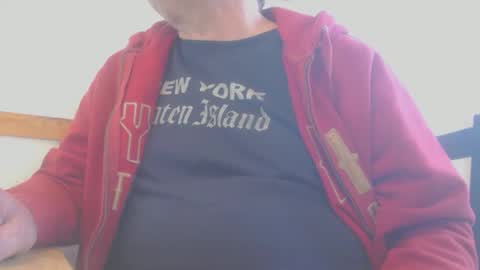 Snapshot of hannes_k chatting on December 17, 2025, 9:04 am hannes_k online show from December 17, 2025, 9:04 am