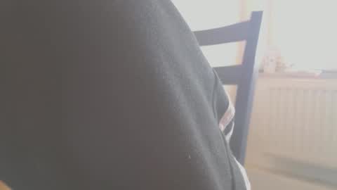 Snapshot of hannes_k chatting on April 6, 2026, 9:43 am hannes_k online show from April 6, 2026, 9:43 am